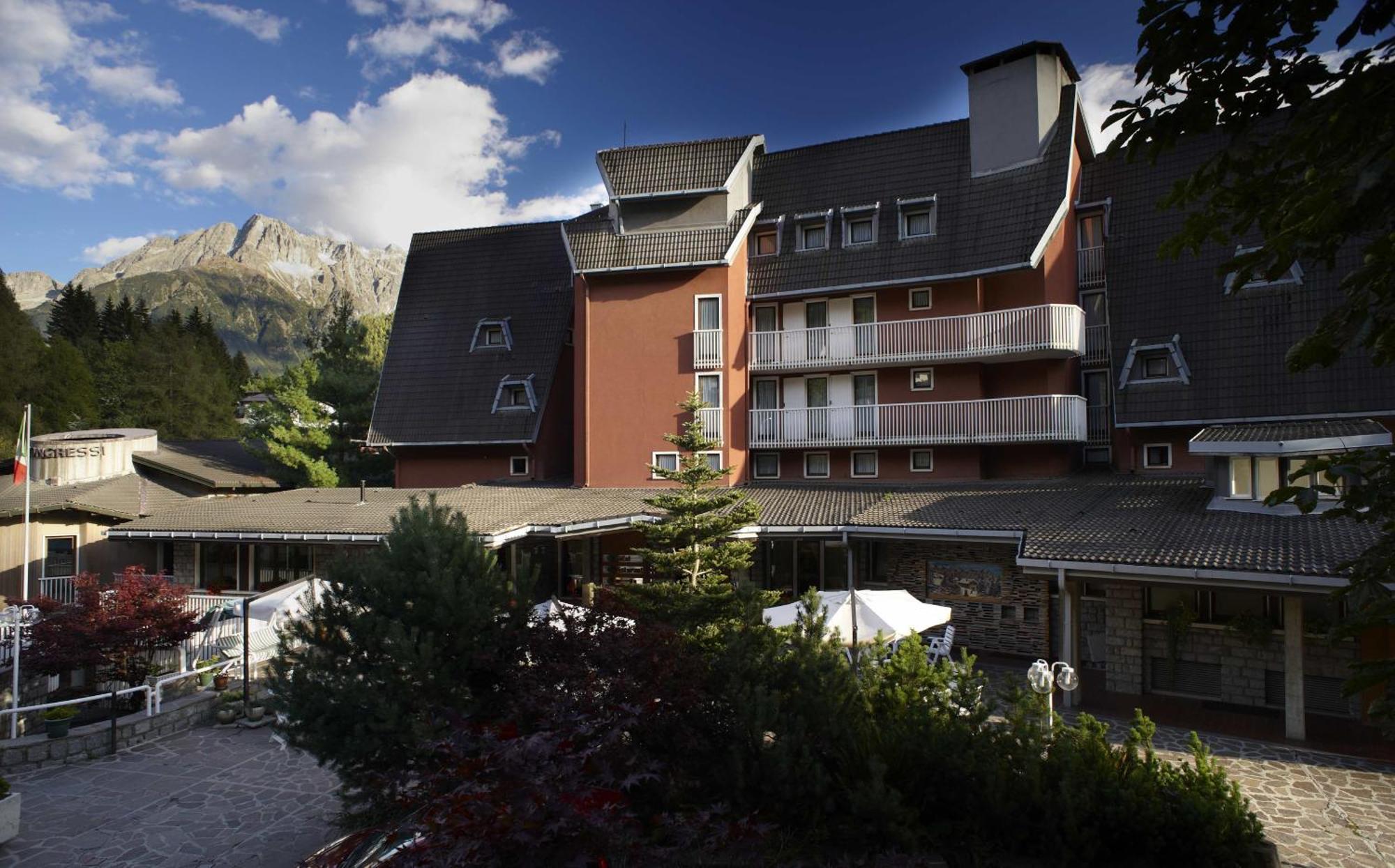 Hotel Mirella Ponte Di Legno Ngoại thất bức ảnh