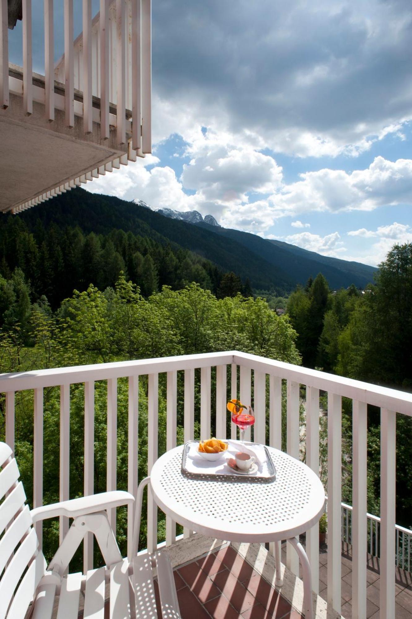 Hotel Mirella Ponte Di Legno Phòng bức ảnh
