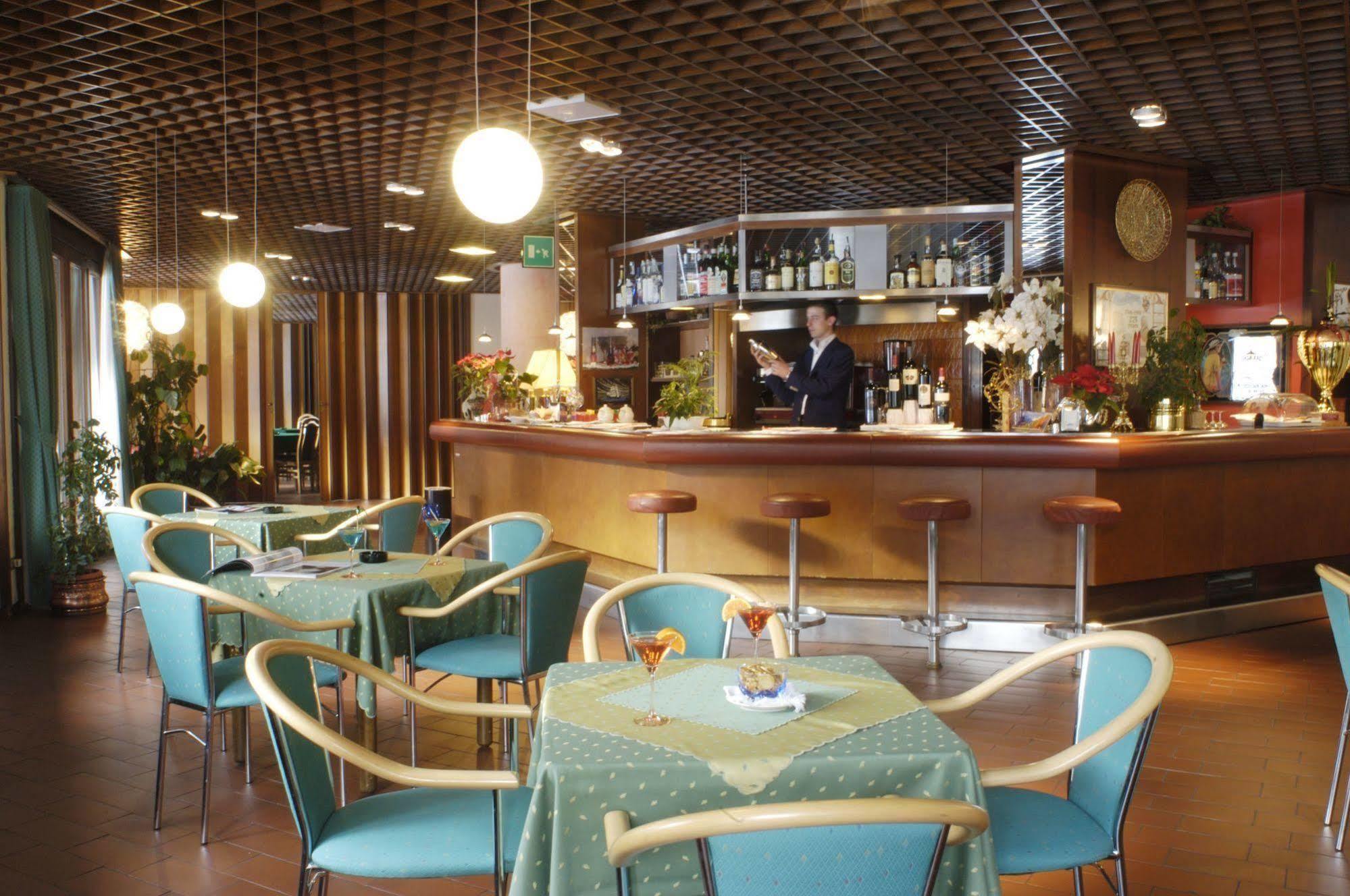 Hotel Mirella Ponte Di Legno Ngoại thất bức ảnh